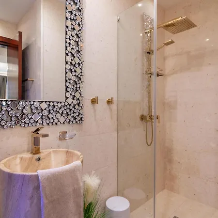 Vip Gold Bed & Breakfast Pag Town