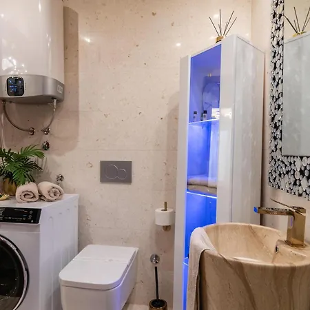 Vip Gold Bed & Breakfast 4*